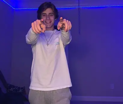 Max Dressler TikTok Age, Merch, Girlfriend, School, Siblings, Birthday, Height, Instagram Max Dressler TikTok Age, Siblings