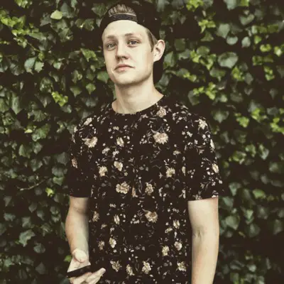 Aaron Doh Wiki, Biography, Net Worth, Height, Age, Tori, Dog Down, Birthday, Family, Vines Aaron Doh Wiki